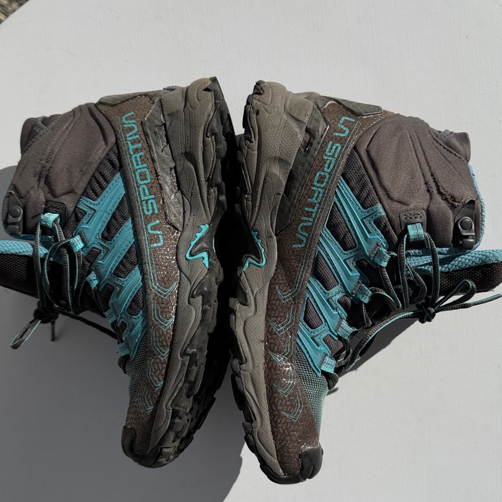 Sportiva Ultra Raptor II Mid GTX Hiking Shoes In Carbon/Topaz Sz-8 - Picture 9 of 15
